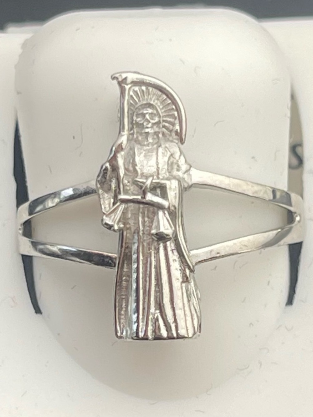 Size 8 silver 925 Santa muerte ring